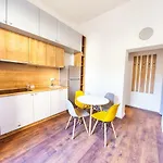 Luxury 2 * קלוז'-נאפוקה