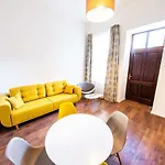 Luxury 2 *